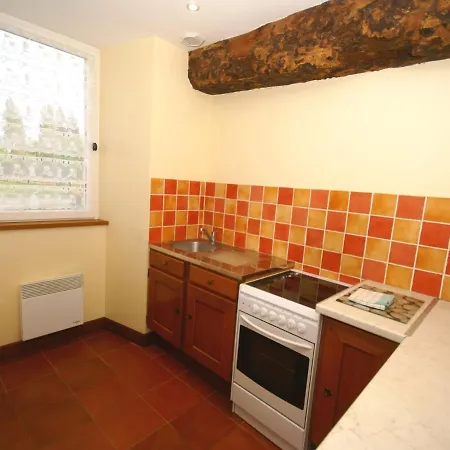 Spacious Farmhouse In Maisons With Terrace * Maisons (Calvados)